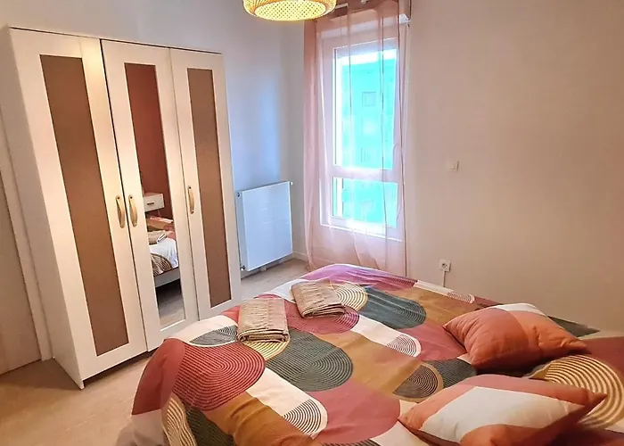 Coquet T2 Pied Bordeaux *